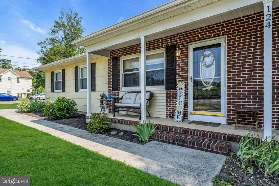 124 Oakwood Pl, Forked River, NJ 08731 - Image #3