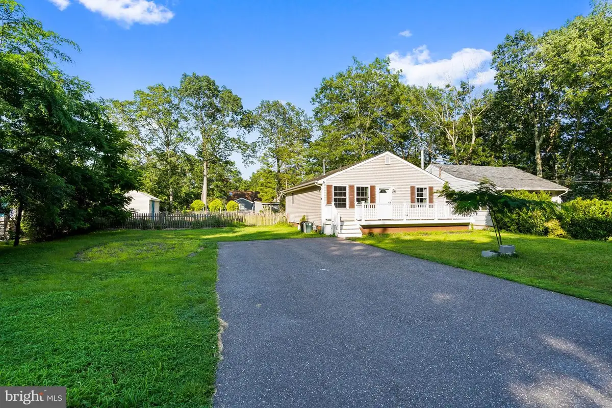 483 Lake Barnegat Dr S, Forked River, NJ 08731 - Image #1