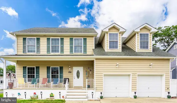 352 Halliard Ave, BEACHWOOD, NJ 08722