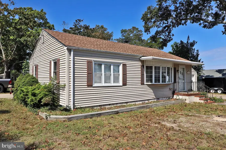 17 Pennsylvania Ave, Waretown, NJ 08758 - #3