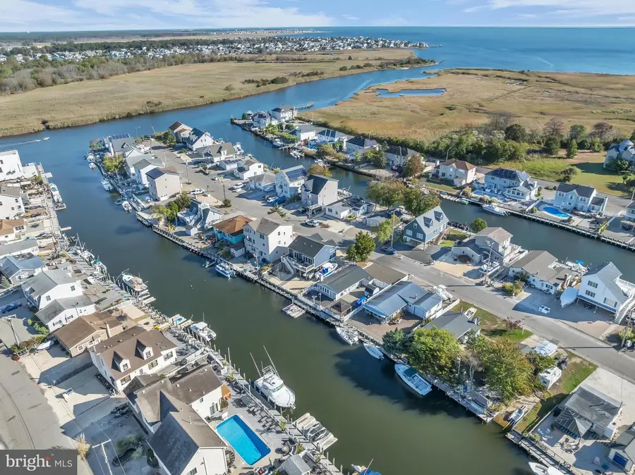 21 Compass Rd, Waretown, NJ 08758 - Image #2