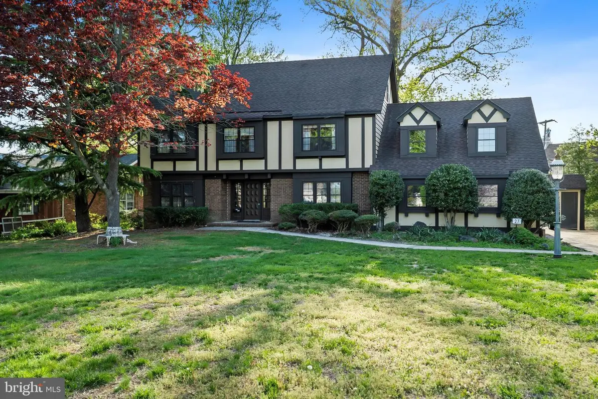 27 Magnolia Ln, Toms River, NJ 08753 - Image #1