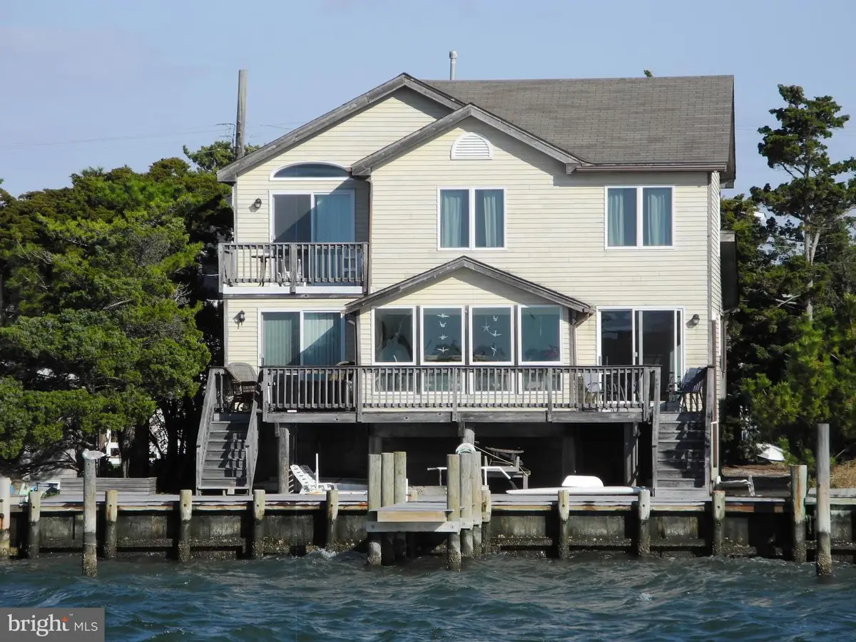 24 Maiden Ln, Harvey Cedars, NJ 08008 - Image #1
