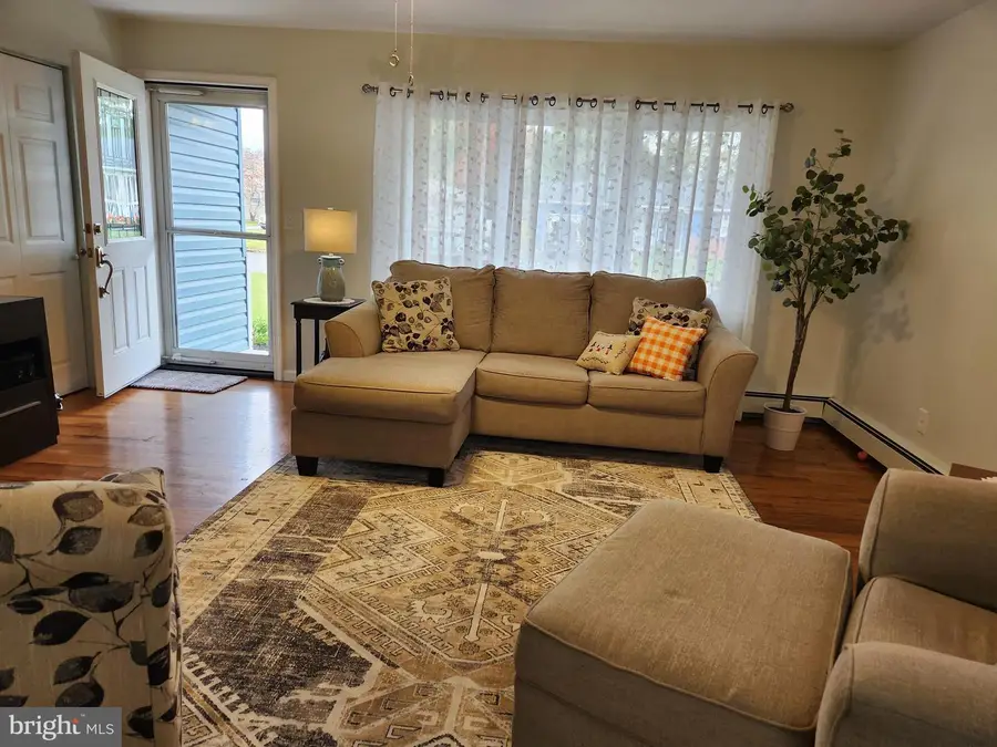 35 Edinburgh Dr, Toms River, NJ 08757 - Image #2