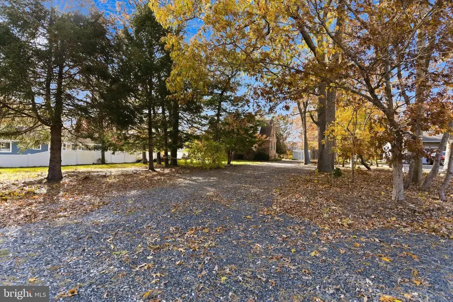 247 Serpentine Dr, Bayville, NJ 08721 - Image #2