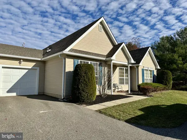 33 Deerchase Ln, LAKEWOOD, NJ 08701