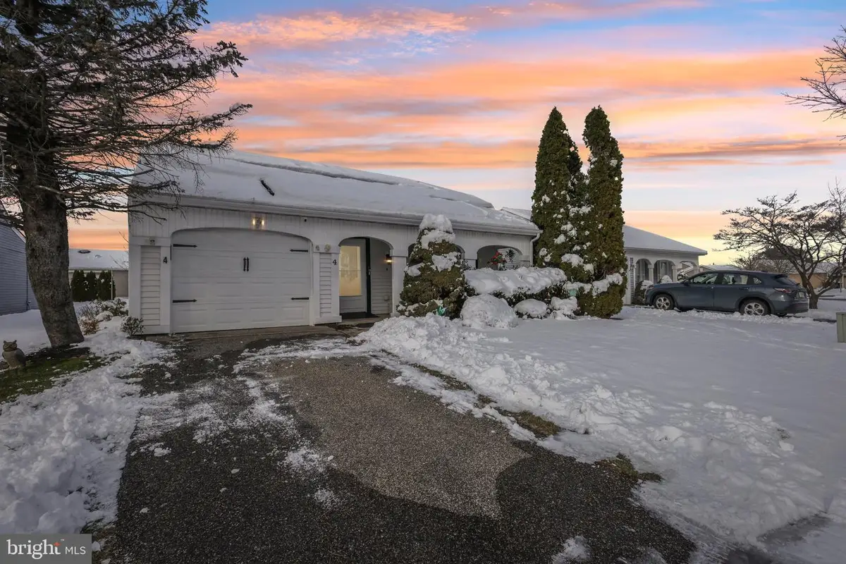 4 Harrogate La, Manchester Township, NJ 08759 - Image #1