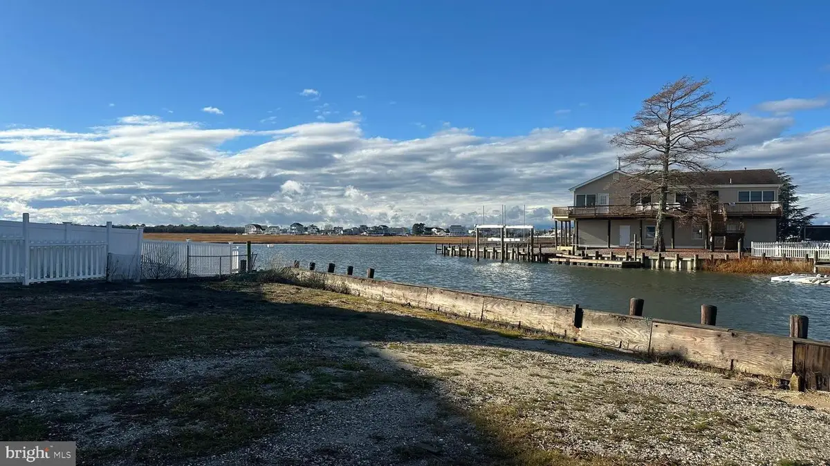 154 S Longboat Dr, Tuckerton, NJ 08087 - Image #1