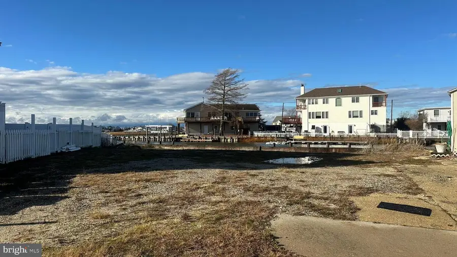 154 S Longboat Dr, Tuckerton, NJ 08087 - Image #2