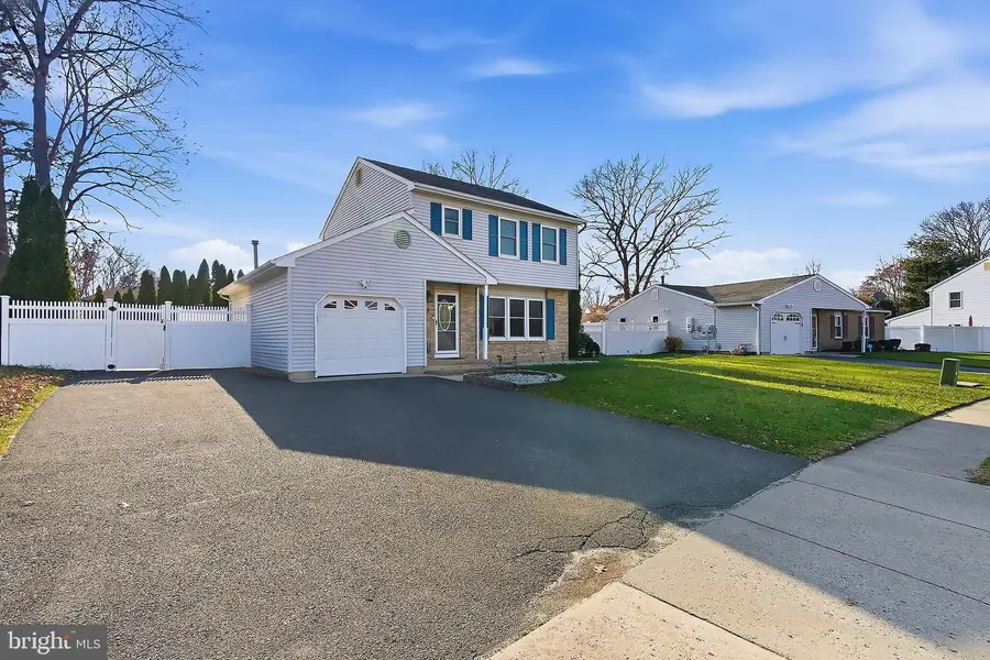 28 Bayberry Ct, Brick, NJ 08723 - Image #2