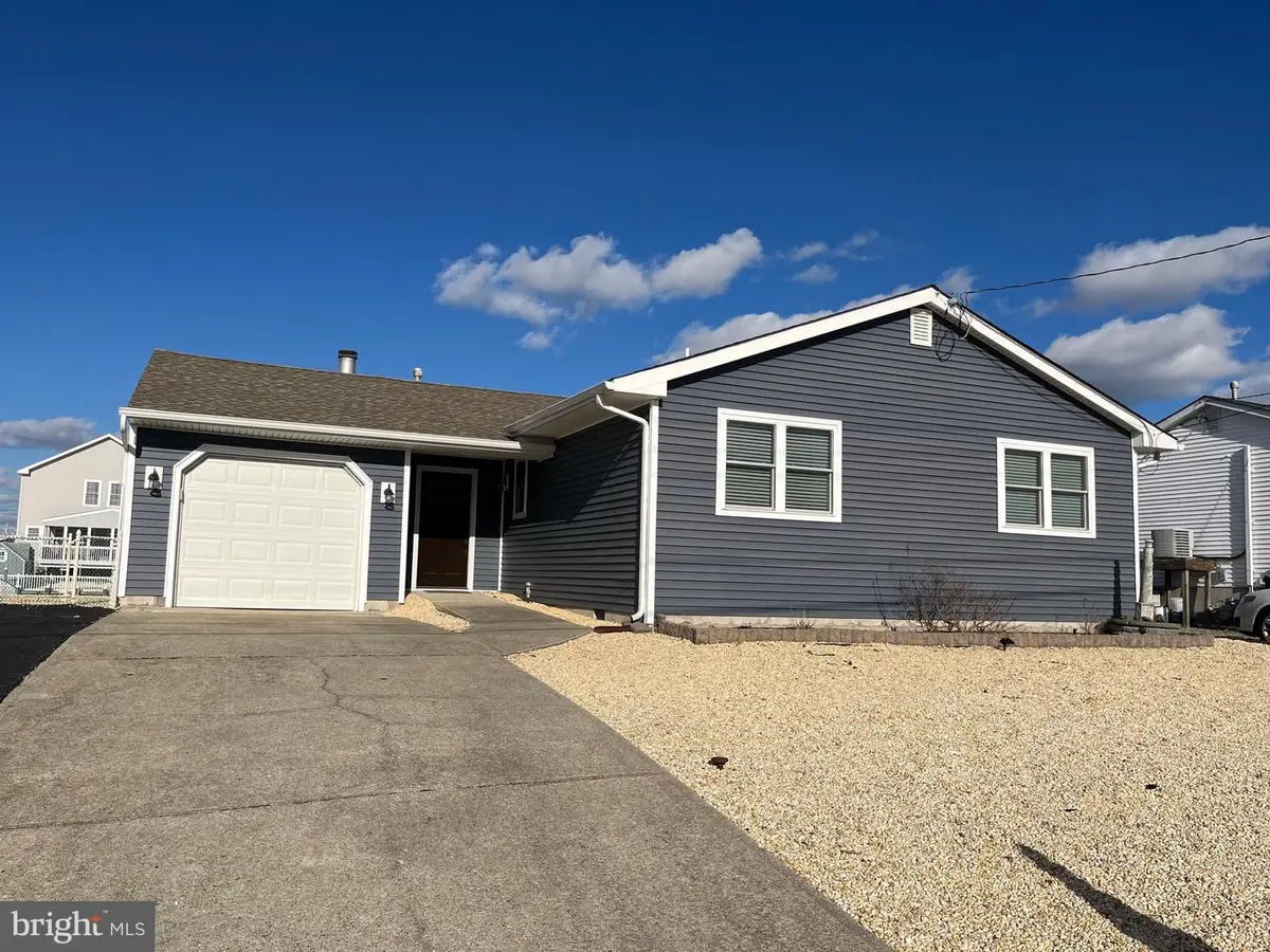 121 E Schuylkill Rd, Tuckerton, NJ 08087 - Image #1