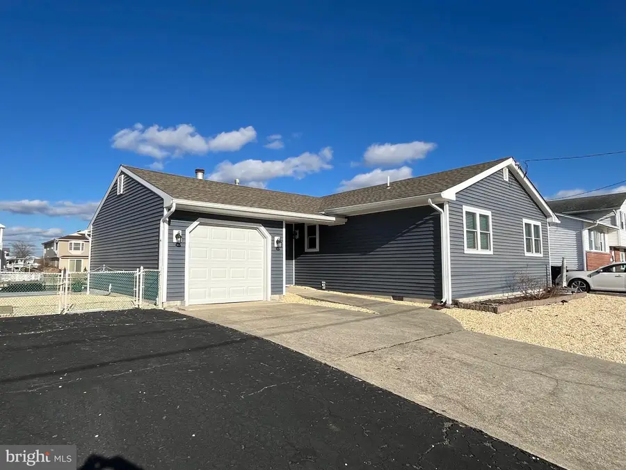 121 E Schuylkill Rd, Tuckerton, NJ 08087 - Image #2