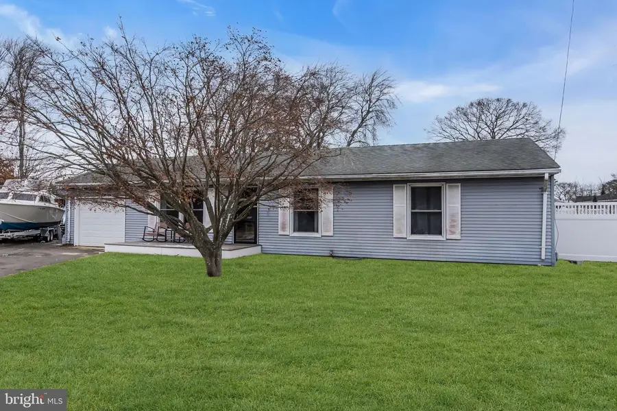 405 Decker Ct, Lanoka Harbor, NJ 08734 - Image #2