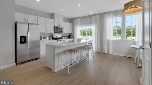 18 Forest Park Dr, WARETOWN, NJ 08758