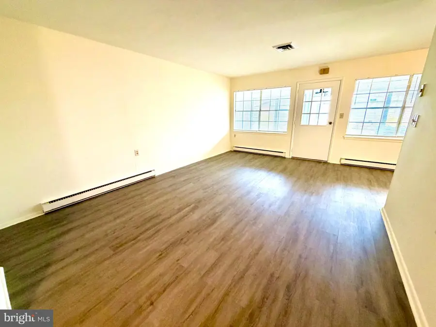 842-b Inverness Ct, Lakewood, NJ 08701 - Image #2