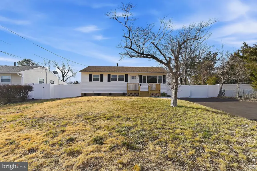 23 Bucknell Dr, Toms River, NJ 08757 - Image #2