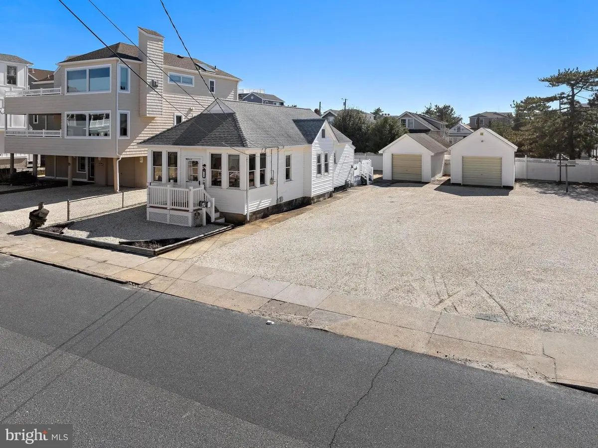16 E Paulding Ave, Long Beach Township, NJ 08008 - #1