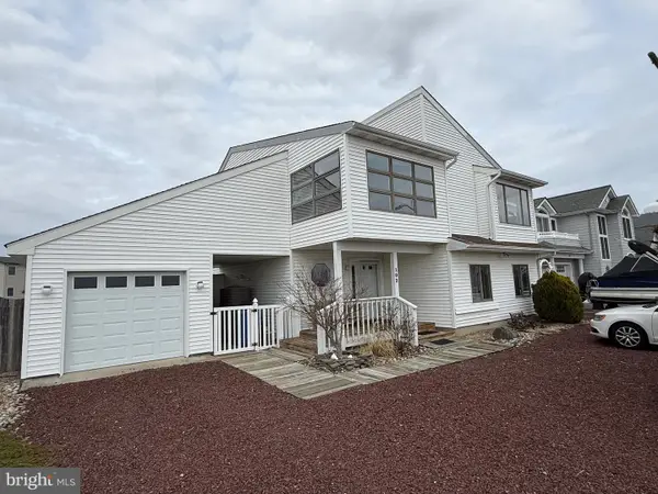 102 Jeanne Dr, MANAHAWKIN, NJ 08050