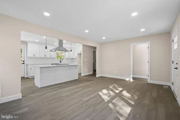 393 E Millstream Rd, CREAM RIDGE, NJ 08514