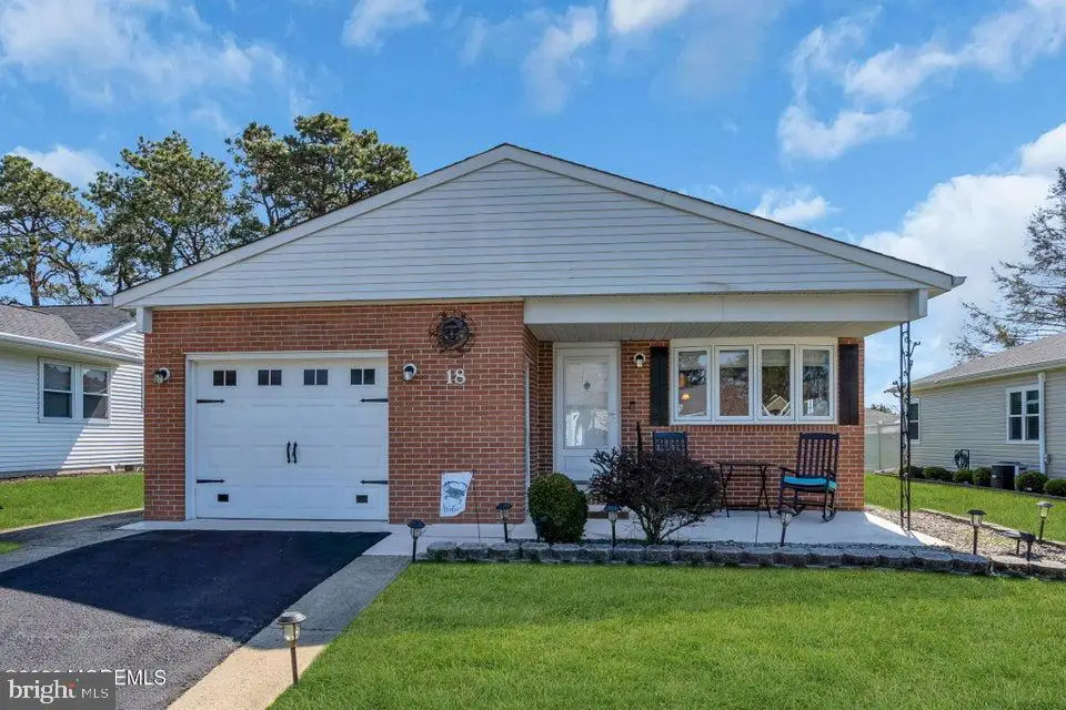18 Encinitas Dr, Toms River, NJ 08757 - #1