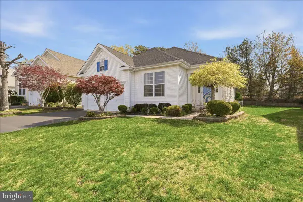 74 Pond View Cir, BARNEGAT, NJ 08005