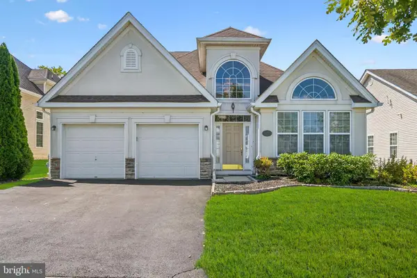 7 Honeysuckle Dr, MANAHAWKIN, NJ 08050