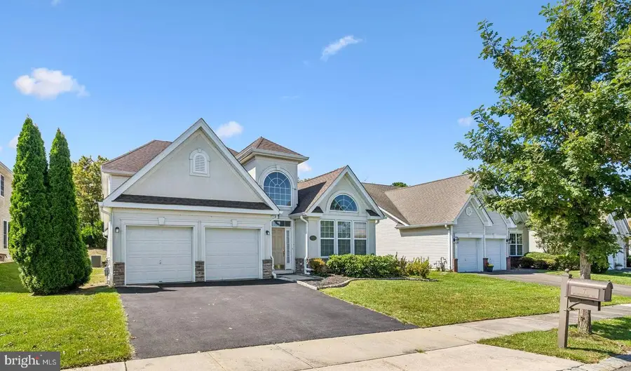 7 Honeysuckle Dr, Manahawkin, NJ 08050 - #3