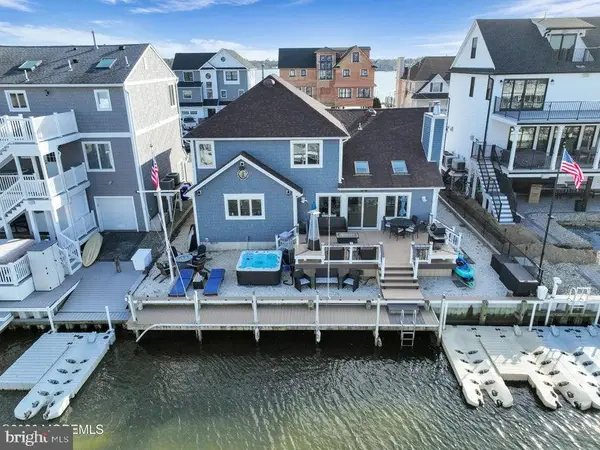 5 Starboard Ct, BRICK, NJ 08723