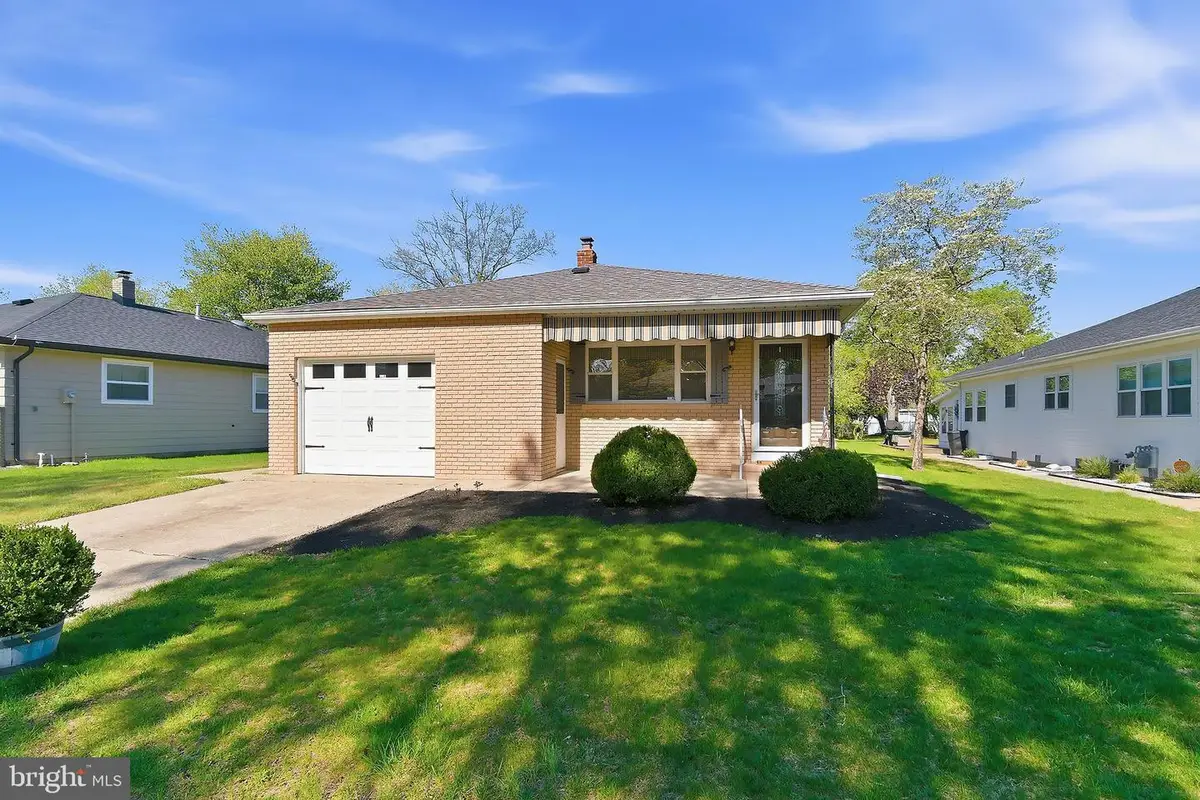 7 St Eustatius St, Toms River, NJ 08757 - #1