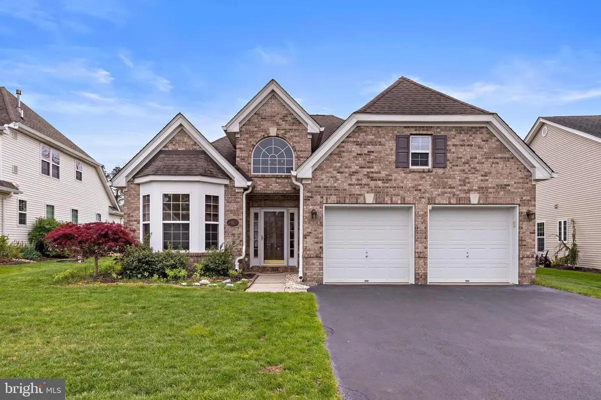 61 Honeysuckle Dr, Manahawkin, NJ 08050 - #1