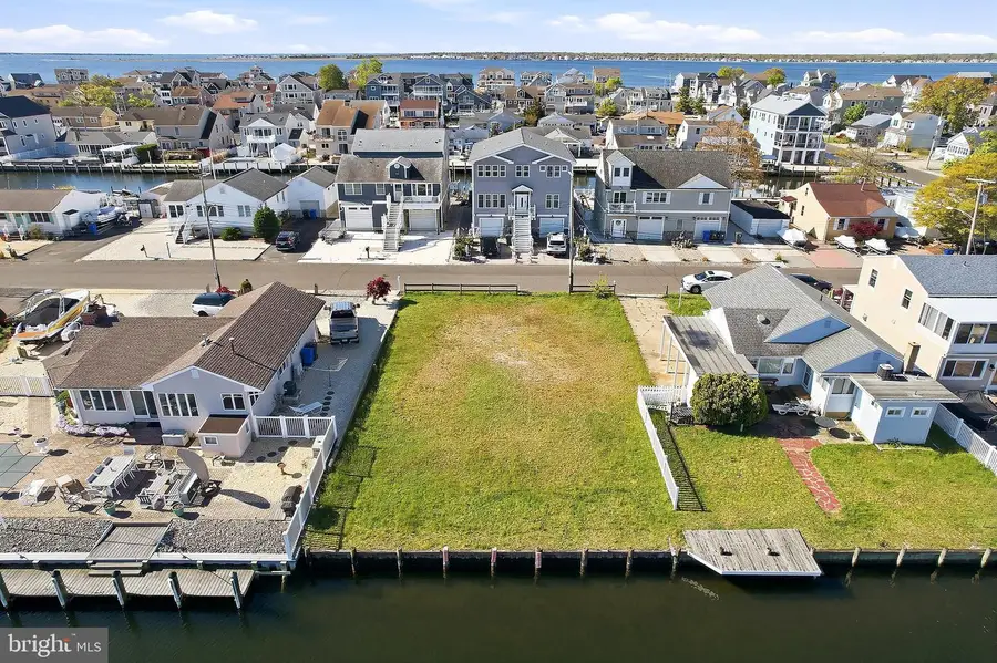 10 Cruiser Ct, Toms River, NJ 08753 - #3