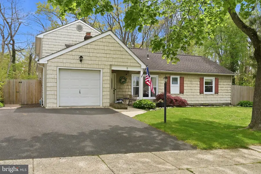 5 Chestnut Way Cir, Barnegat, NJ 08005 - #3