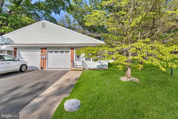 7-b Crocus, MANCHESTER TOWNSHIP, NJ 08759