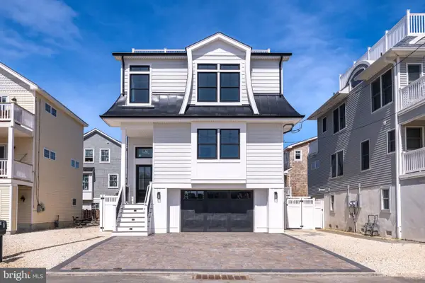 7 29th St, LONG BEACH TWP, NJ 08008