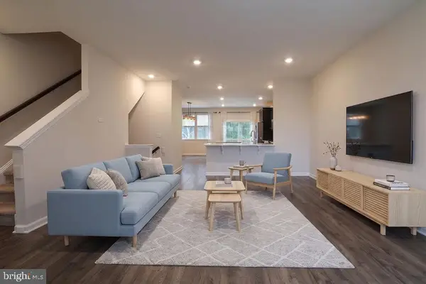 107 Melanie Way, MANAHAWKIN, NJ 08050