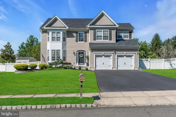 12 Lancaster Way, JACKSON, NJ 08527