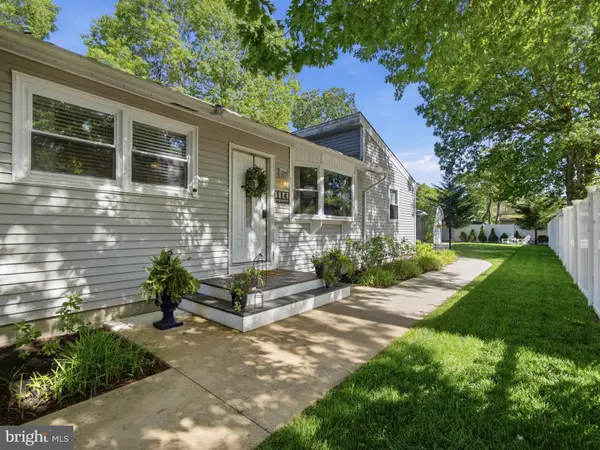 114 3rd Ave, TUCKERTON, NJ 08087