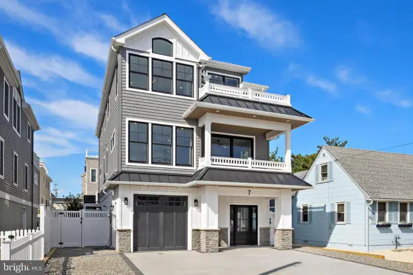 7 E 19th St, LONG BEACH TOWNSHIP, NJ 08008