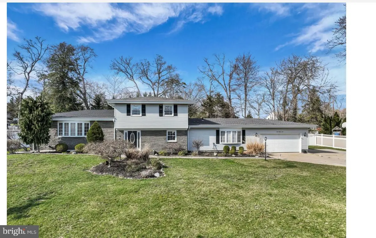 910 Somerset Dr, Toms River, NJ 08753 - #1