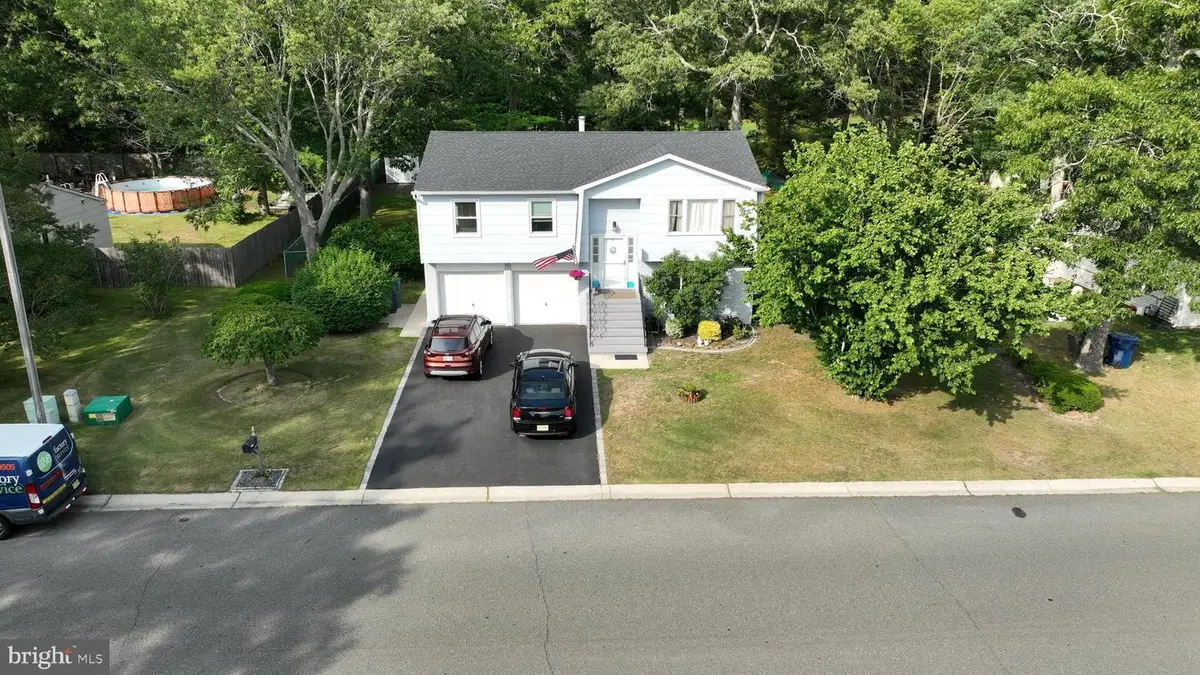 33 Country Club Blvd, Little Egg Harbor, NJ 08087 - #1