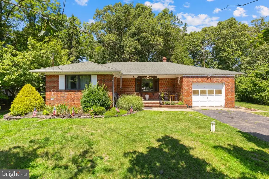 8 Riccis Dr, Jackson, NJ 08527 - #2