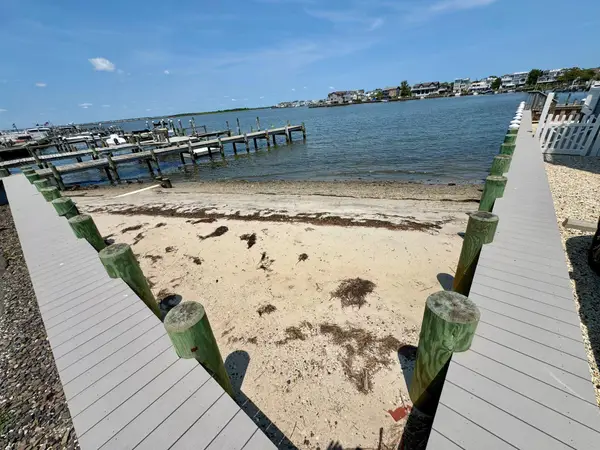 214 W Ship Ave #2, SHIP BOTTOM, NJ 08008