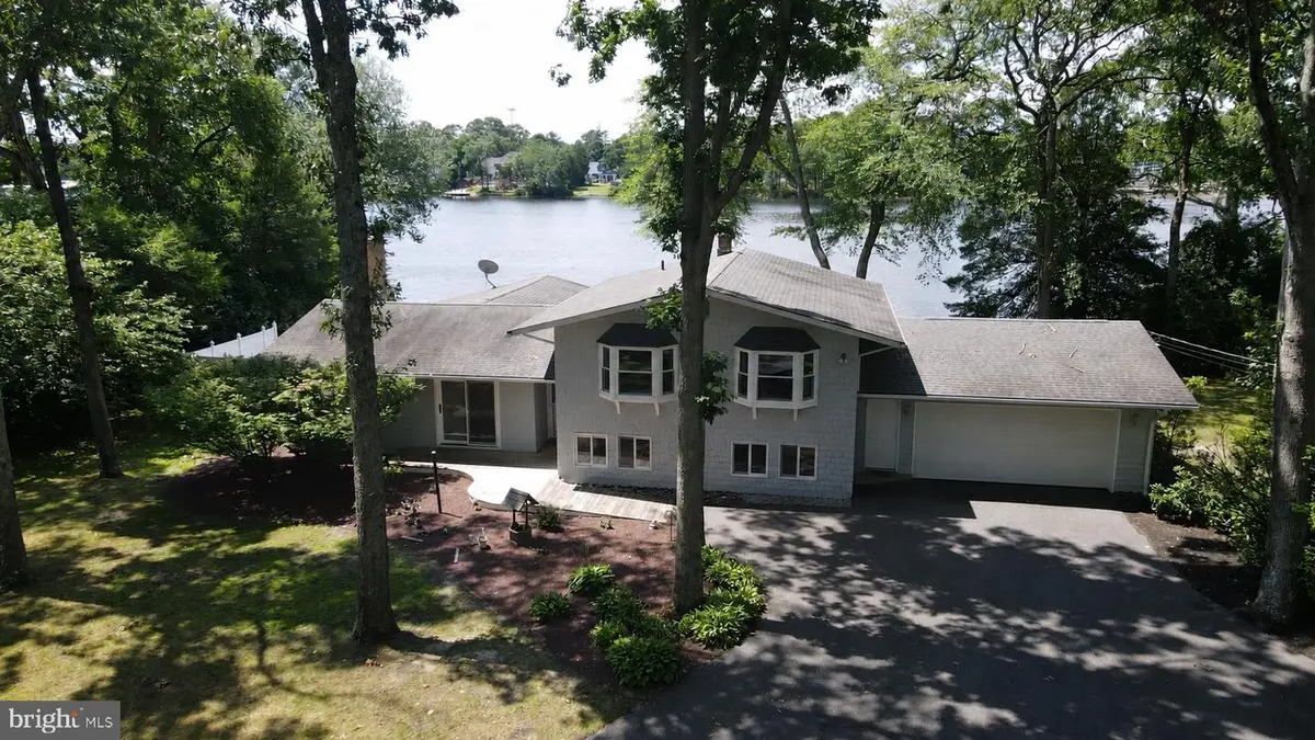 77 N Lakeshore Dr, Manahawkin, NJ 08050 - #1