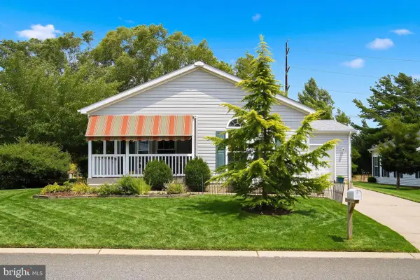 60 Fort Lee Drive, MANAHAWKIN, NJ 08050