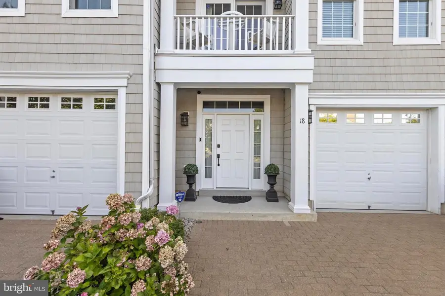 18 Crane Ct, Manahawkin, NJ 08050 - #2