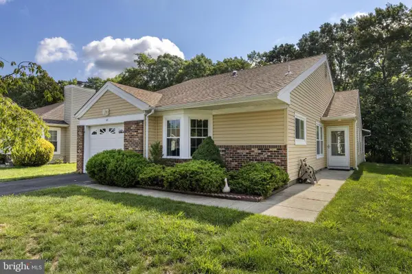40 Pine Oak Blvd, BARNEGAT, NJ 08005