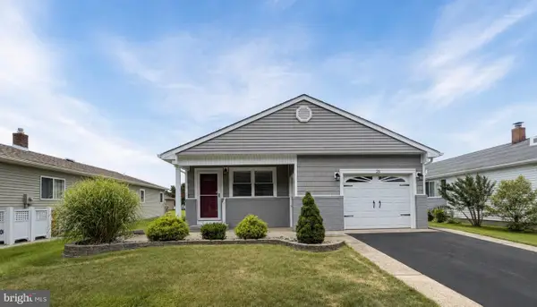 25 Vail St, TOMS RIVER, NJ 08757