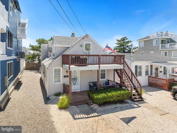 32 N 3rd St, SURF CITY, NJ 08008