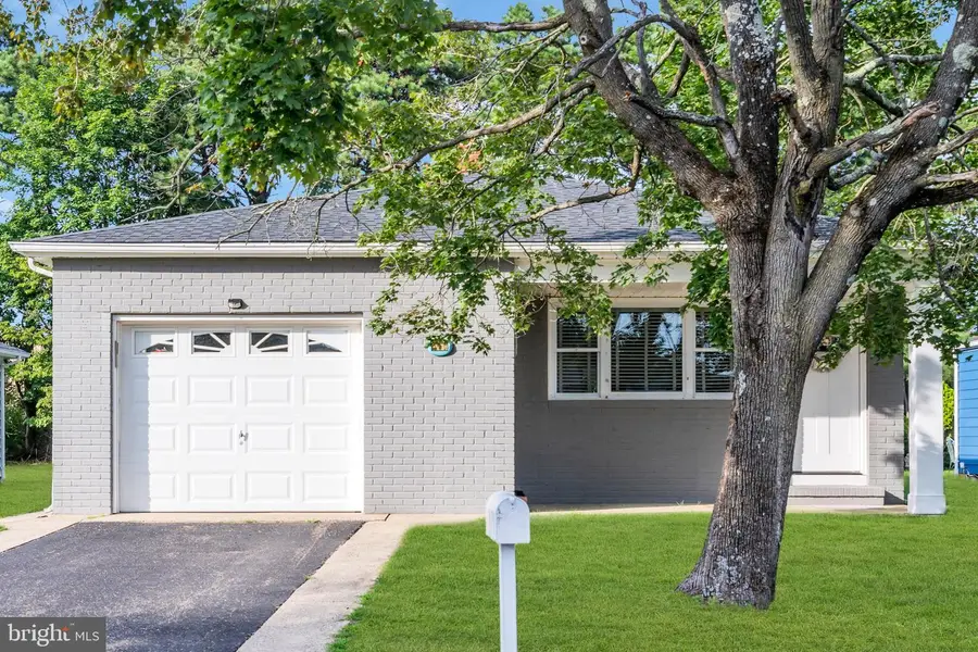 180 Biabou Dr, Toms River, NJ 08757 - #2