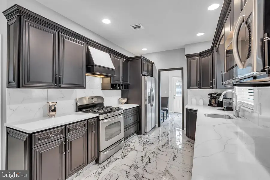 146 N Main St N, Manahawkin, NJ 08050 - #2